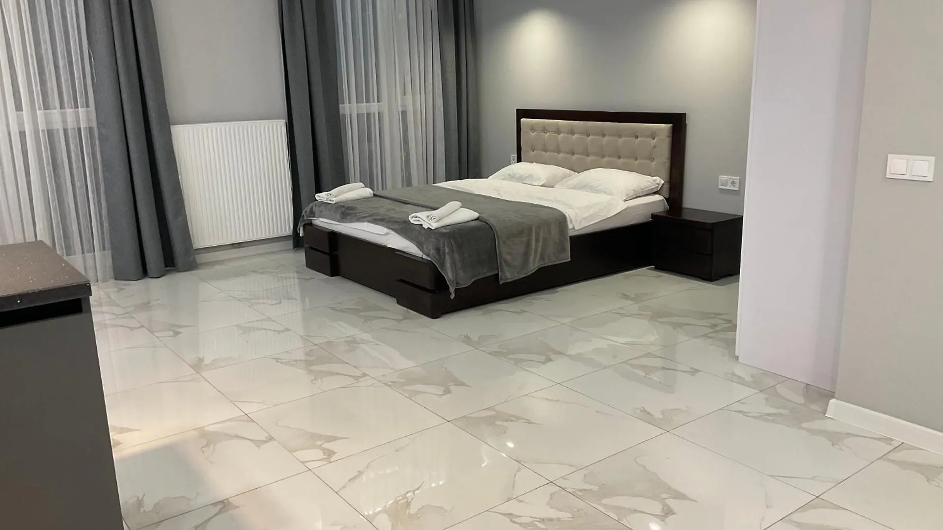 Vip Apartment Near Center 리비프